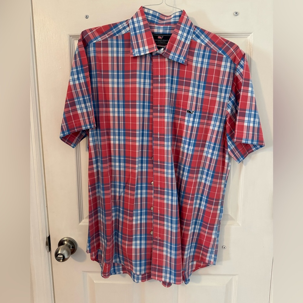 Vineyard vines plaid short sleeved button down.